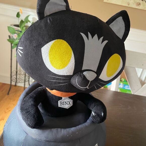 Disney Huge Hocus Pocus Brix Cat in a Cauldron Plush Hocus Pocus Decor - Picture 3 of 13